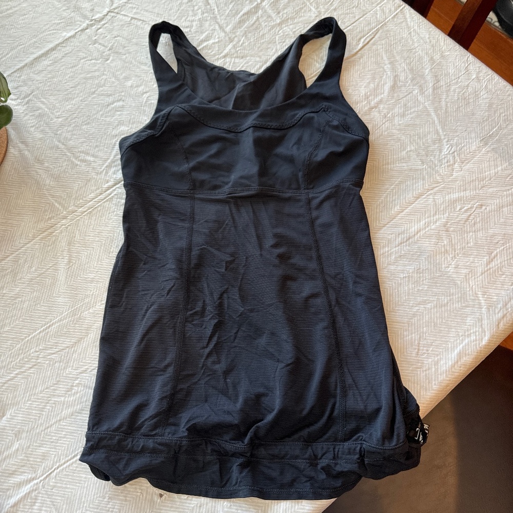 Lululemon tank